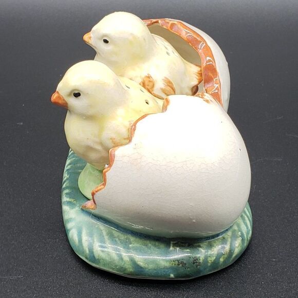 Ceramic Hatched Twin Chicks Single Egg Vintage Salt & Pepper Shaker Set - Picture 3 of 16